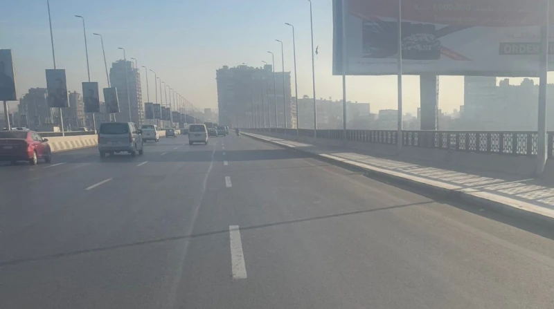 الحالة المرورية في القاهرة والجيزة.. اعرف الطرق المزدحمة شهدت بعض الطرق وشوارع وميادين محافظتي القاهرة والجيزة، والمحاور الرابطة بين المحافظات، سواء الطرق السريعة أو الصحراوية أو ا
