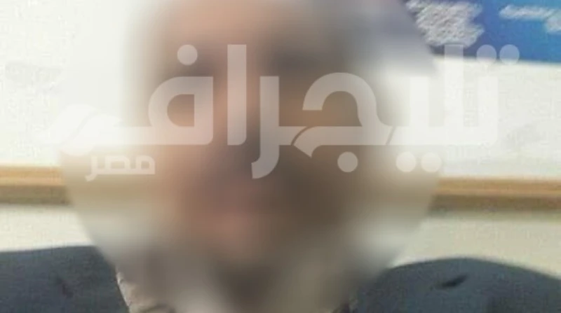 كواليس جلسة التحقيق مع سفاح الإسكندرية.. ماذا قال للقاضي اليوم؟ قرر قاضي المعارضات بمحكمة الإسكندرية، تجديد حبس المتهم نصر الدين.أ المعروف إعلاميا بسفاح الإسكندرية، 45 يوما على ذمة