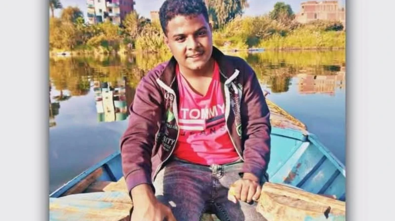 وفاة شخص داخل مصنع سكر في دشنا توفي شخص اليوم الأحد إثر سقوط أجولة سكر عليه أثناء عملية تفريغ سيارة داخل مصنع السكر بدشنا، وتم نقل الجثمان إلى مستشفى