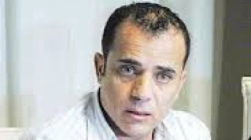 محمد الشقنقيري يتهم 3 مواطنين بمحاولة إجباره على دفع إتاوة حرر الفنان محمد الشقنقيري، محضرا ضد 3 مواطنين يتهمهم بمحاولة الاستيلاء على مطاعمه وابتزازه لعدم دفع إتاوة بمنطقة أكتوبر.ت