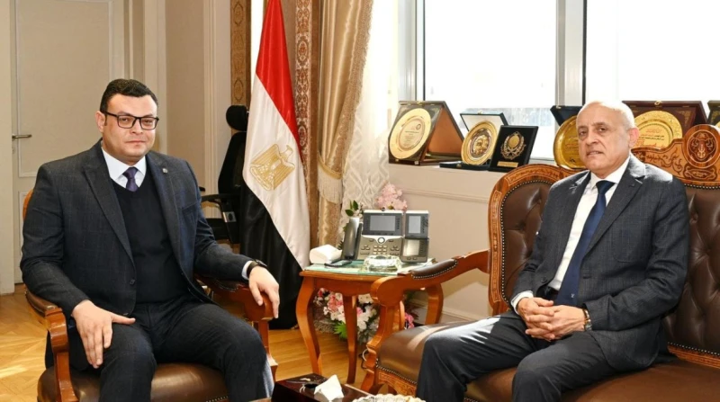 وزير الإسكان ومحافظ الأقصر يستعرضان حلولا جذرية لرفع كفاءة منظومة المياه عقد المهندس شريف الشربيني، وزير الإسكان والمرافق والمجتمعات العمرانية، والمهندس عبد المطلب عمارة، محافظ الأ