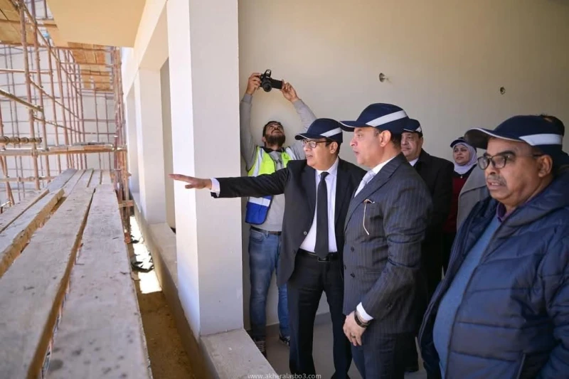 جولة تفقدية لرئيس جامعة القاهرة لمتابعة الأعمال الجارى تنفيذها في أكبر مجمع طبي لعلاج الأطفال بمدينة 6 اكتوبر كتب - محمود الهندي أجرى الدكتور محمد سامي عبد الصادق رئيس جامعة القاهر