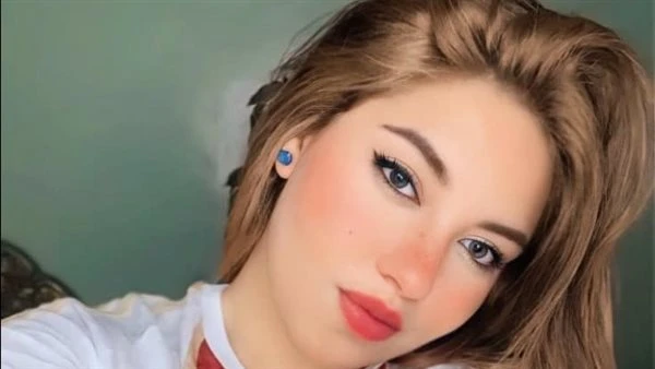 هي البنات بتفهم في الكرة؟.. روكا محمود لاعبة سلة الزمالك تجاوب ل افاق عربية ظاهرة الفتيات والنساء مقدمات المحتوى الرياضي انتشرت، وتحاورنا مع روكا محمود لاعبة كرة السلة السابقة في ن