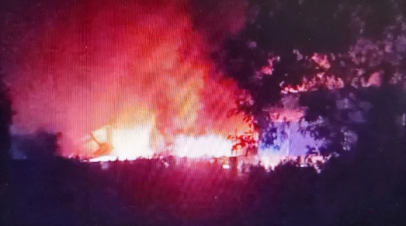 إصابة 19 شخصا في حريق هنجر غزل ونسيج بكفر الشيخ تمكنت قوات الحماية المدنية بمحافظة كفر الشيخ، اليوم الخميس، من السيطرة على حريق كبير التهم هنجر غزل ونسيج بمركز فوة، كما جرى الدفع ب