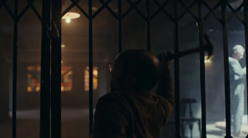 ولاد الشمس الحلقة 12.. هل ينجح محمود حميدة في الهروب من غرفة التأديب؟ شهدت الحلقة 12 من مسلسل ولاد الشمس، الذي يقوم ببطولته أحمد مالك وطه دسوقي، ضمن قائمة مسلسلات رمضان 2025، أحداث