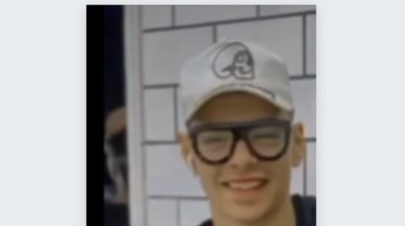 لم يمض 10 أيام على شرائه الموتوسيكل.. نهاية مأساوية لشاب بمدينة نصر توفي شاب يدعى يوسف محمد، يبلغ من العمر 22 عاما، إثر حادث تصادم بين دراجة نارية وسيارة ملاكي، وذلك على طريق صلاح 