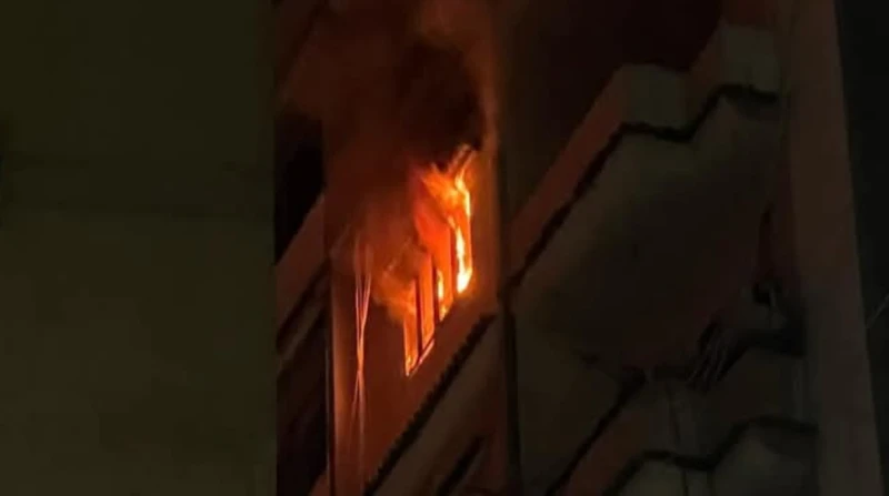 نسيت الطعام على النار.. وفاة مأساوية لفتاة في حريق شقة بدار السلام لقيت فتاة مصرعها، في حريق نشب داخل شقة بمنطقة دار السلام بالقاهرة، بعد أن غلبها