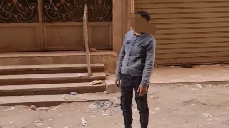 هذيان ونوم في الشارع.. تحرك أمني عاجل بشأن فيديو الاستروكس بشبرا تفحص أجهزة الأمن بوزارة الداخلية، مقطع فيديو لشابين أثناء تعاطي مخدر الاستروكس بأحد شوارع شبرا الخيمة للتأكد من صحت