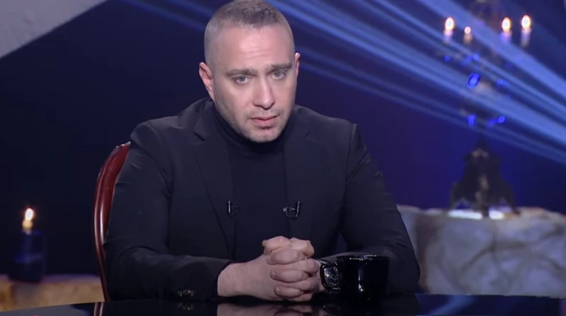 حسام حبيب: شيرين دمرتني.. واتهمتني بعدم الرجولة لهذا السبب كشف المطرب حسام حبيب تفاصيل أزمته مع طليقته المطربة شيرين عبدالوهاب، ملمحا أنها هي من حلقت شعرها بإرادتها وليس هو من دفعه