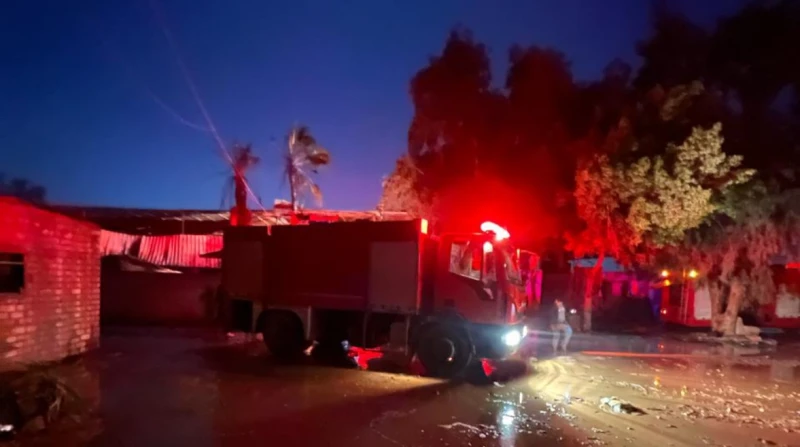 بينهم حالات اختناق.. إصابة 3 أشخاص في حريق بمستودع أنابيب بالشرقية شهدت قرية الأشقر التابعة لمركز منيا القمح بمحافظة الشرقية، مساء اليوم، حادثا مروعا