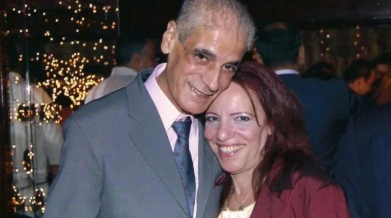 وفاة المخرج مصطفى درويش زوج عارفة عبد الرسول أعلنت الفنانة الفنانة عارفة عبد الرسول، منذ قليل، وفاة زوجها المخرج مصطفى درويش، بعد صراع مع المرض.وكتبت