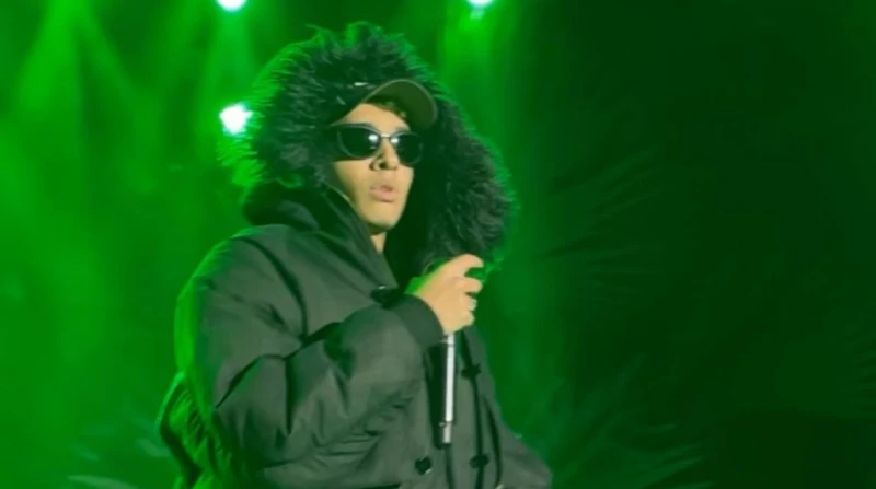 بعد أزمته مع زيكا.. مروان بابلو يتألق في حفل الجامعة الأمريكية أحيا مطرب الراب مروان بابلو، مساء الخميس، واحدا من أبرز حفلاته في حرم الجامعة الأمريكية بالقاهرة، حيث شهدت الفعالية ح