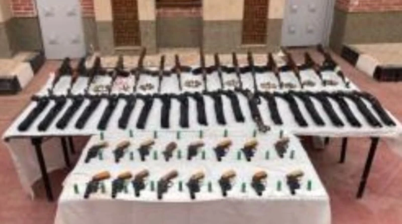 28 قضية مخدرات.. الداخلية تطارد تجار الكيف في 3 محافظات تمكنت الأجهزة الأمنية بوزارة الداخلية، قطاع الأمن العام وبالاشتراك مع قطاع مكافحة المخدرات والأسلحة والذخائر غير المرخصة، من