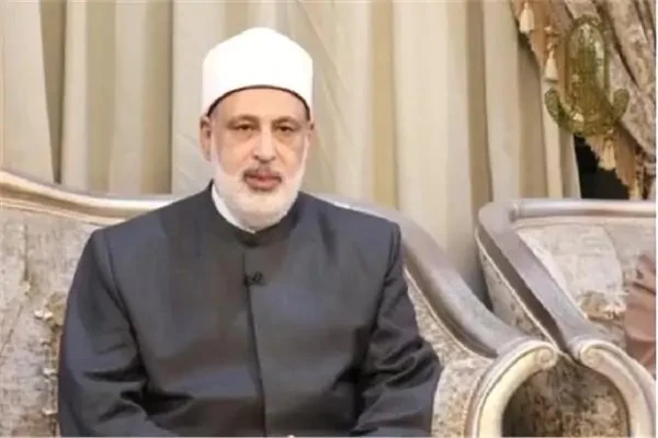 وكيل الأزهر يتفقد مركز الفتوى الإلكترونية ويشيد بإنجازاته خلال رمضان قام الدكتور محمد الضويني، وكيل الأزهر الشريف، بزيارة تفقدية إلى مركز الأزهر