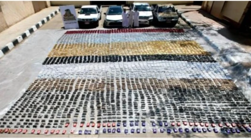 مقبرة تجار المخدرات.. سقوط عصابة الأطنان الثلاثة بجنوب سيناء سقط فى قبضة الأجهزة الأمنية، تشكيل عصابى شديد الخطورة بنطاق محافظة جنوب سيناء، تخصص