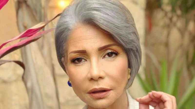 سوسن بدر: لا يمكن التخلي عن الأجيال السابقة وأثينا من أهم مسلسلات رمضان عبرت الفنانة سوسن بدر عن سعادتها الكبيرة بالمشاركة في الدورة الأولى لمهرجان الفضاءات المسرحية المتعددة، مؤكد