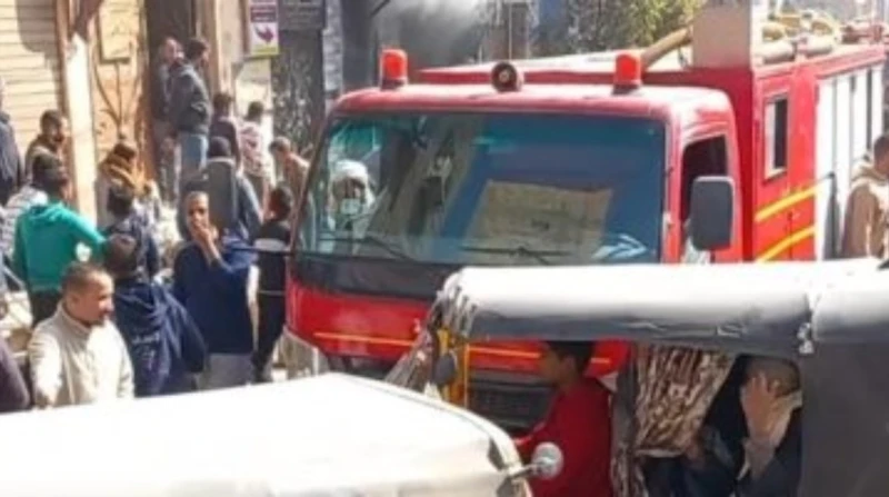 نشوب حريق في 3 منازل جوار مستودع غاز بقنا تمكنت قوات الحماية المدنية بقنا، اليوم الخميس، من السيطرة على حريق شب في 3 منازل وحوش، بقرية الحراجية التابعة لمركز قوص، جنوبي محافظة قنا.