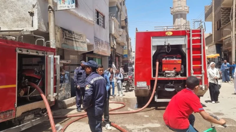 حريق هائل يلتهم طابقين بعقار في أبوتشت.. الحماية المدنية تتدخل تمكنت قوات الحماية المدنية بقنا، اليوم الأحد، من السيطرة على حريق نشب داخل عقار سكني