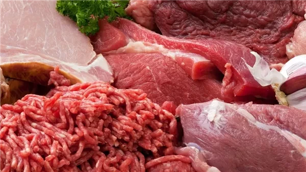 يابختك ياللى اشترى لحمتك امبارح...ننشر قائمة بأسعار اللحوم الحمراء اليوم الأحد ١٣ أبريل بمحلات الجزارة والمنافذ الحكومية شهدت أسعار اللحوم المحلية والمستوردة استقرارا ملحوظا خلال ت