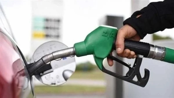 اعرف تصريحات وزير البترول عن مستقبل أسعار البنزين والسولار في الفترة القادمة.. هل يرتفع مجددا؟ نعرض لكم وزير البترول الأسبق عن أسعار البنزين والسولار بعد الزيادة الأخيرة، حيث أكد أ