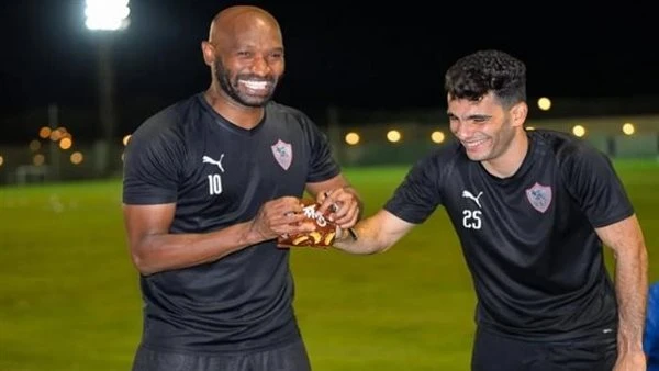 رد فعل يثير الجدل من شيكابالا بعد قرار استبعاد زيزو من قائمة الزمالك التي تواجه ستيلينبوش غدا صدر رد فعل مثير للجدل من اللاعب محمود عبد الرازق