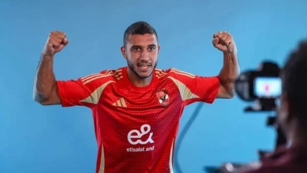 هل يكمل رامي ربيعة مسيرته مع الأهلي أم ينتقل إلى بيراميدز؟ أخيرا عرفنا اللي هيحصل! رامي ربيعة يعد من المدافعين الأقوياء الذين لهم قيمة، وقامة، وون في ملاعب كرة القدم، حيث أنه من ال