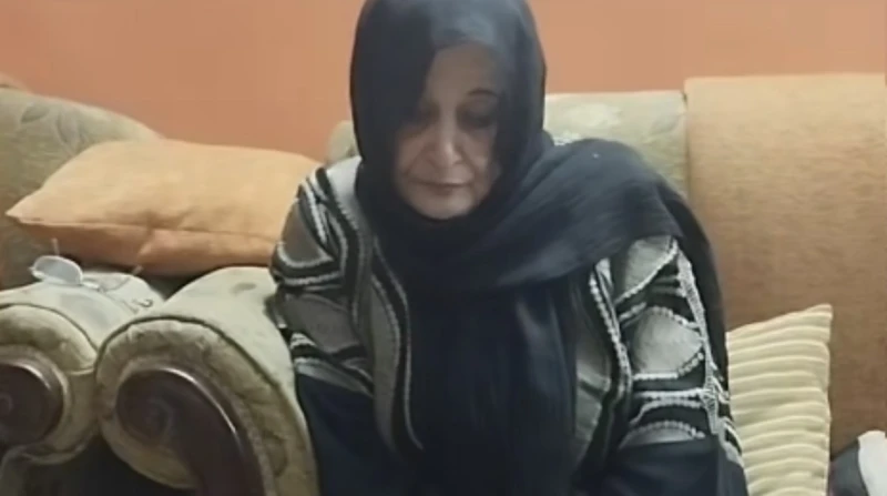 كلب بوليسي وضرب وبلطجية.. ماذا يحدث داخل منزل الحاجة منال بالزقازيق؟ هنرميكي في الشارع لو استغاثتي بحد هننهي حياتك.. وقعت تلك الكلمات كالصاعقة على السيدة منال. أ، صاحبة ال67 عاما، 