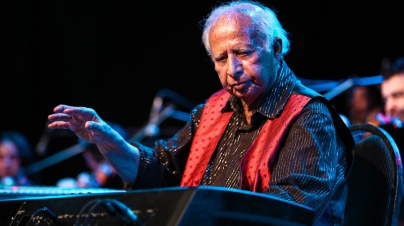 هاني شنودة: جاهين له فضل كبير علي ونجيب محفوظ هاجمني قال الموسيقار هاني شنودة، خلال لقائه مع الإعلامي شريف عامر على قناة ، في برنامج يحدث في مصر، إن صلاح جاهين دعمه و أنه هوجم من ك