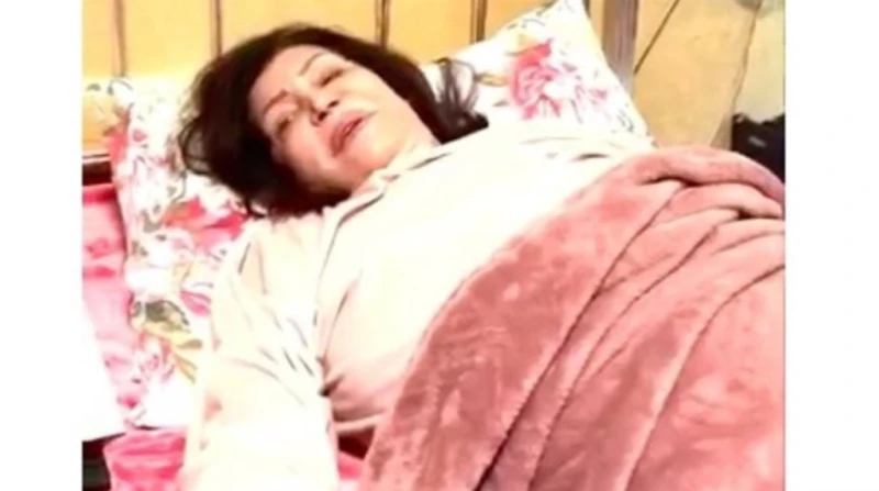 كسر وجبس.. نجوى فؤاد تكشف تفاصيل تعرضها لوعكة صحية كشفت الفنانة نجوى فؤاد تفاصيل تعرضها لوعكة صحية خلال الآونة الماضية، عقب تعرضها لكسر في الذراع ونقلت على إثره إلى إحدى المستشفيات