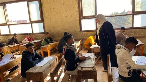 هام لطلاب الشهادة الإعدادية .. خبير تربوي يوضح مزايا الثانوية العامة وعيوب البكالوريا يتساءل الكثير من طلاب الصف الثالث الإعدادي (الشهادة الإعدادية) وأولياء أمورهم عن مزايا وعيوب ا