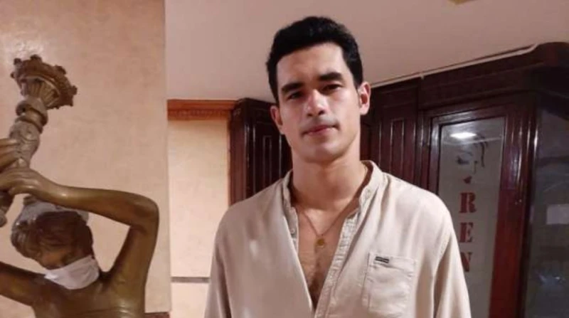 يوسف عمر يكشف تفاصيل مشاركته في فرقة الموت.. ماذا قال عن أحمد عز؟ عبر الفنان الشاب يوسف عمر، عن سعادته الشديدة لمشاركته في فيلم فرقة الموت، بطولة