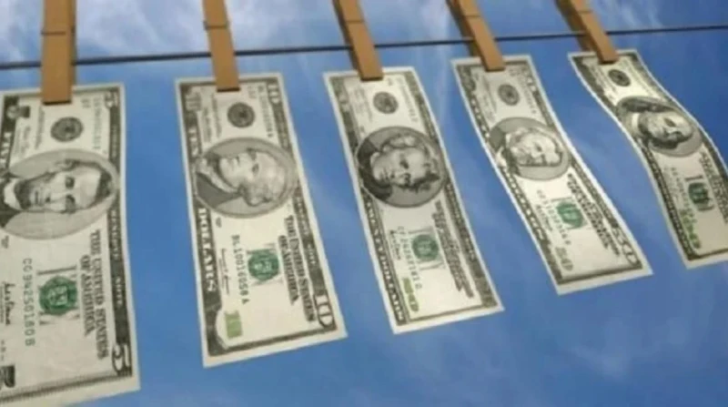 ضبط تاجري سلاح غسلا 33 مليون جنيه في العقارات بالدقهلية تمكنت الأجهزة الأمنية بوزارة الداخلية، من إلقاء القبض على شخصين لقيامهما بغسل 33 مليون جنيه