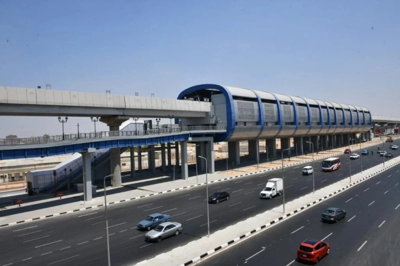 ترحيب شعبي ورسمي حافل بالرئيس الفرنسي في محطة عدلي منصور وسط ترحيب شعبي كبير، وصل منذ قليل الرئيس عبد الفتاح السيسي ونظيره الفرنسي إيمانويل ماكرون إلى محطة عدلي منصور التبادلية، وح