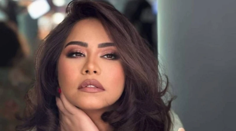 قريبا.. دهب شيرين عبد الوهاب يلمع مجددا مع روتانا تستأنف الفنانة شيرين عبد الوهاب وضع اللمسات النهائية لأغنيتها الجديدة، التي تحمل اسم الدهب، وهي ضمن ألبوم يتم العمل عليه حاليا بال