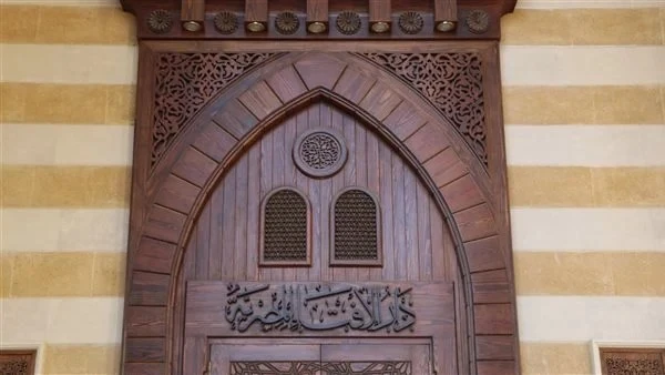 أمين الفتوى.. المرشد السياحي يجب أن يتحلى بالأمانة في توجيه السائح أوضح الشيخ حسن اليداك، أمين الفتوى بدار الإفتاء المصرية، أن استغلال السائح بأي صورة من الصور يعد محرما شرعا، مشير