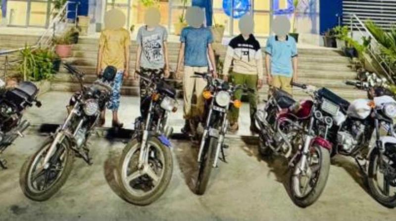 11 عاطل.. ضبط حرامية السيارات والموتوسيكلات في القاهرة تمكنت الأجهزة الأمنية بمديرية أمن القاهرة، من ضبط 11 عاطلا لقيامهم بسرقة السيارات والدراجات