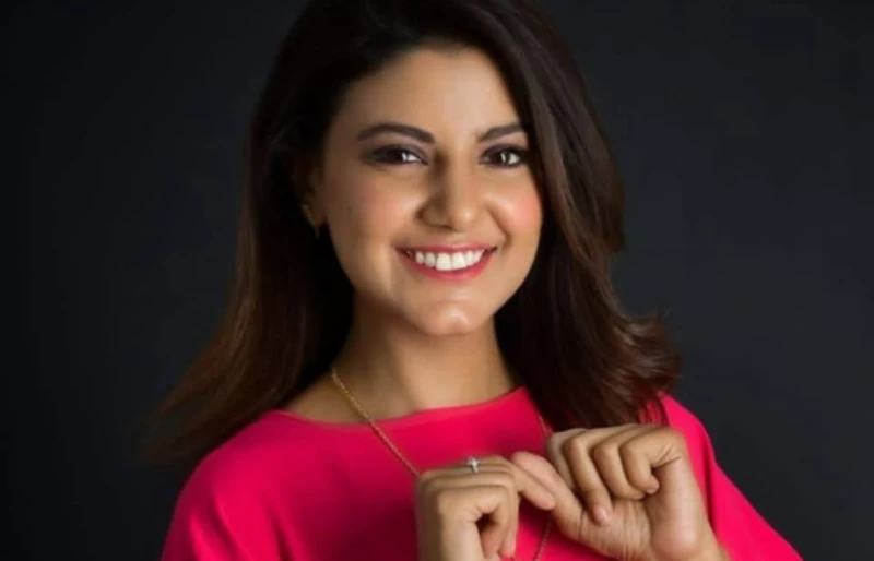 إهداء.. ياسمين علي تستعد لإطلاق أغنية جديدة تستعد الفنانة ياسمين علي، لإطلاق أغنيتها الجديدة خلال الأيام القليلة المقبلة، والتي تحمل اسم إهداء.