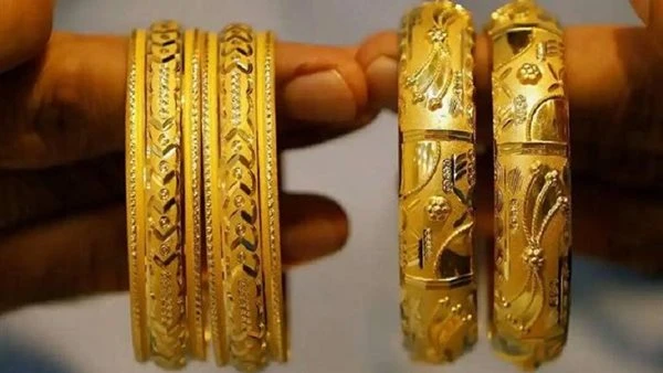 الأصفر يحتل الصدارة .. سعر الذهب في منتصف تعاملات اليوم كم سجل عيار 21 و24 بعد الارتفاع الأخير وماذا يحدث في أسعار السبائك اليوم؟ شهد سعر الذهب في السوق المحلي المصري استقرارا ملحو