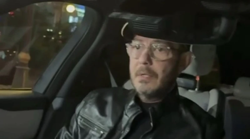 أحمد زاهر ومصطفى قمر أبرز حضور عزاء حماة رامي صبري (صور) يتلقى الفنان رامي صبري العزاء في وفاة حماته السيدة شادية عبدالمنعم الآن بمسجد الشرطة بالشيخ زايد.وحرص العديد من نجوم الفن ع