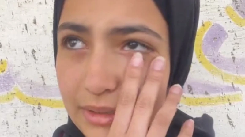 جابت فطار.. ابنة الضحية المحروقة من زوجها بالإسكندرية تروي تفاصيل صادمة شهدت منطقة أبو قير بالإسكندرية، واقعة مأساوية بعدما لقيت سيدة تدعى إيمان مصرعها حرقا بعد نشوب النيران في شقت