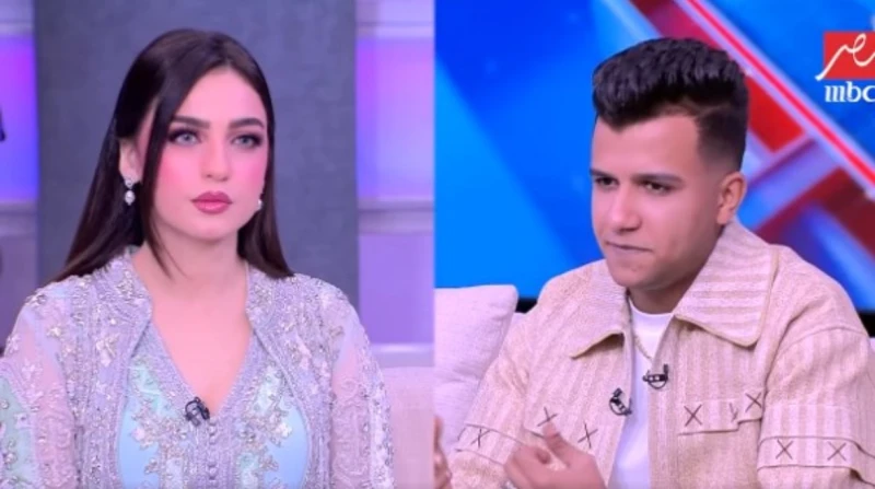 قبل الشهرة.. عصام صاصا: كنت سائق توك توك وكهربائي كشف مطرب المهرجانات عصام صاصا عن مراحل حياته قبل دخوله عالم الفن، حيث قال إنه عمل في عدة مهن بسيطة لمساعدته على العيش، ومن هذه الم