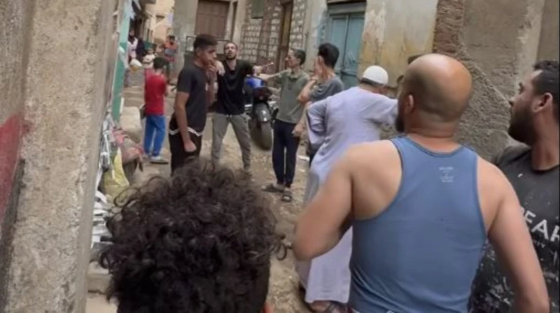 القبض على المتهمين في واقعة قطط أسيوط ألقت الأجهزة الأمنية، القبض على المتهمين في واقعة قتل القطط في قرية ديروط الشريف التابعة لمحافظة أسيوط.تفاصيل الواقعة وكان قد تداول رواد موقع 