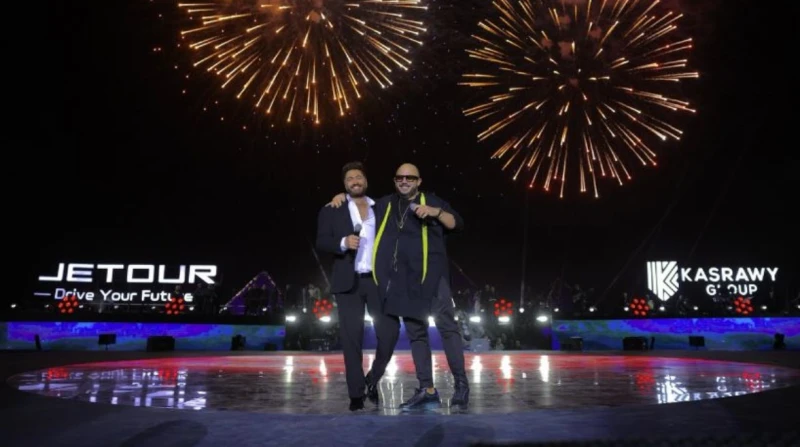 أول تعليق من تامر حسني بعد إحياء حفل النادي الأهلي شارك الفنان تامر حسني صورا من حفله الذي أحياه في النادي الأهلي، مساء أمس الثلاثاء، حيث شارك المسرح