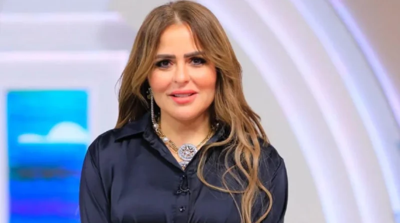 مها الصغير تنصح الأزواج بعد انفصالها عن السقا.. ماذا قالت؟ بعد حالة الجدل التي شهدها الوسط الفني خلال الساعات الماضية حول انفصال الفنان أحمد السقا والإعلامية مها الصغير، خرجت الأخي