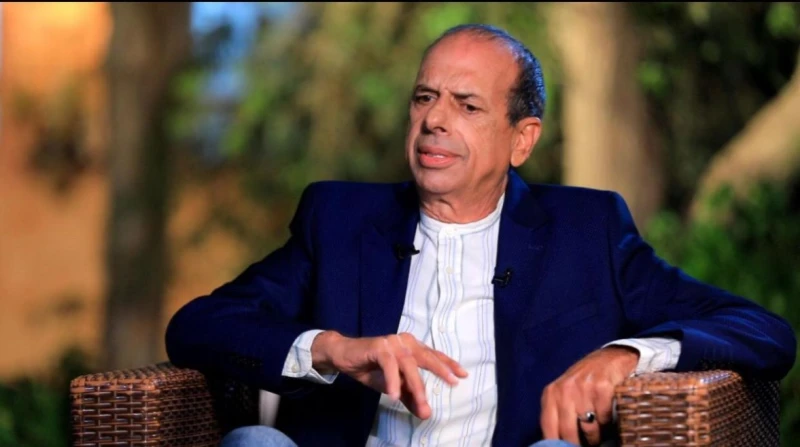 محمد الصاوي يكشف السر وراء دماء أحمد عز في الشبح كشف الفنان محمد الصاوي، كواليس فيلم الشبح بعد ضربه للفنان أحمد عز، خلال تصوير الفيلم.وأكد الصاوي،