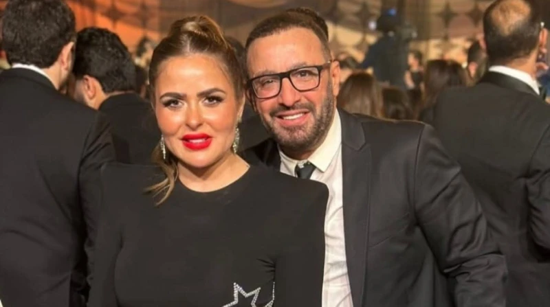 من الشائعات للطلاق.. القصة الكاملة لتوتر علاقة أحمد السقا ومها الصغير فوجئ جمهور الفنان أحمد السقا صباح اليوم بخبر انفصاله عن زوجته الإعلامية مها الصغير عقب زواج استمر 26 عاما، من