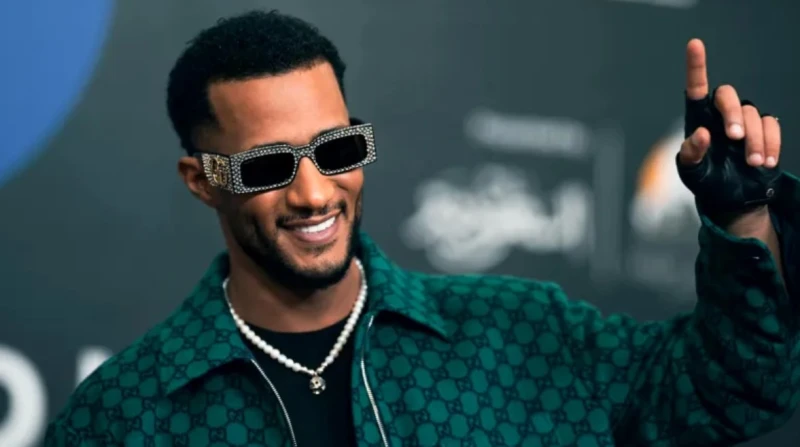 50 ألف جنيه.. محمد رمضان يعلن الفائز في مسابقة البابا راجع قدم الفنان محمد رمضان جائزة مالية ل طالب بعد أن أجاب بشكل صحيح على سؤال المسابقة التي طرحها مؤخرا.ونشر محمد رمضان صورة تح