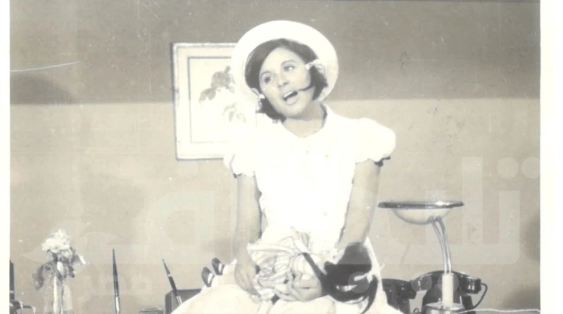 سقطة الطفولة كسرت شقاوة سعاد حسني.. السجل المرضي الكامل من شاهد الراعى والنساء لا بد أنه أدرك أن السندريلا كانت تعاني المرض، وأن الألم والتعب كانا أكبر من قدرتها على التحمل.. بدت ح