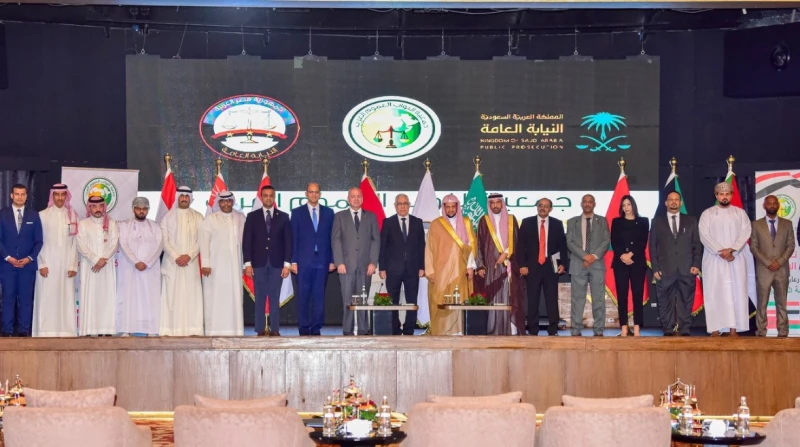 جمعية النواب العموم العرب تطلق برنامجها التدريبي بالغردقة أطلقت جمعية النواب العموم العرب برنامجها التدريبي من مدينة الغردقة برعاية مصرية وبحضور النائب العام المستشار محمد شوقي.جمع