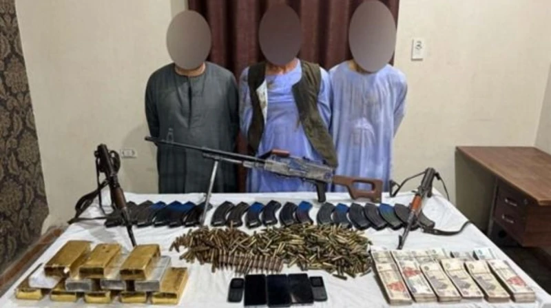 مقتل 3 عناصر شديدة الخطورة في تبادل إطلاق نار مع أمن أسيوط وقنا وجهت وزارة الداخلية، ضربة أمنية جديدة استهدفت بؤرا إجرامية نشطة في تجارة المواد